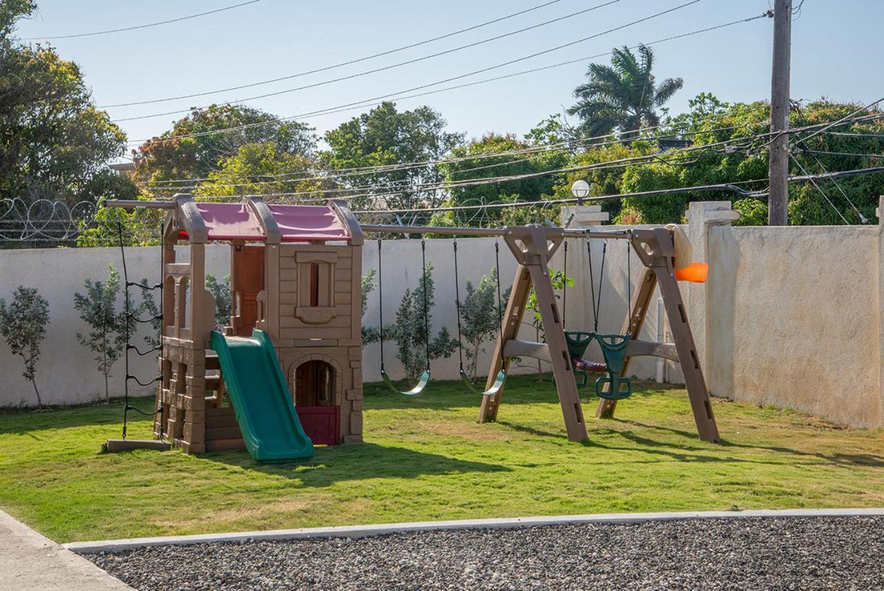 Сasa de vacaciones Family Complex Beside W/pool #1 Montego Bay