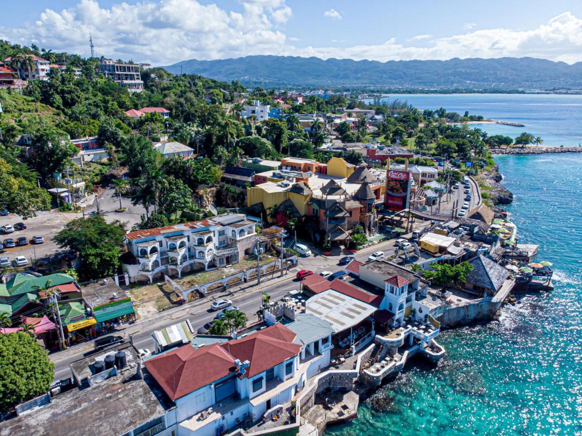 Welcome To Stunning Ocean Views At 503 Montego Bay