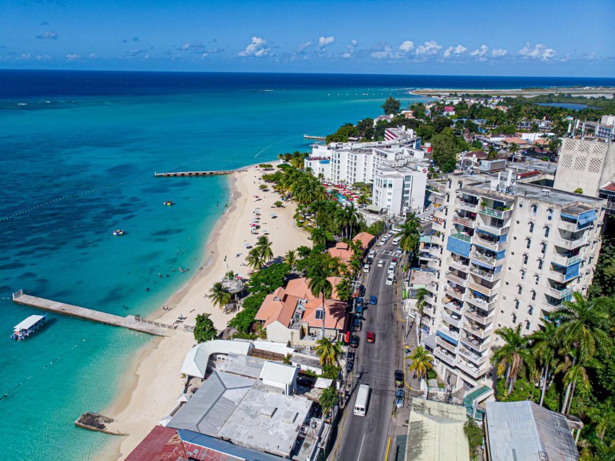 Welcome To Stunning Ocean Views At 503 * Montego Bay