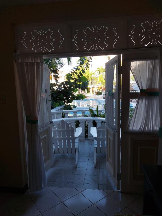 Cozy Escape Apartment Runaway Bay