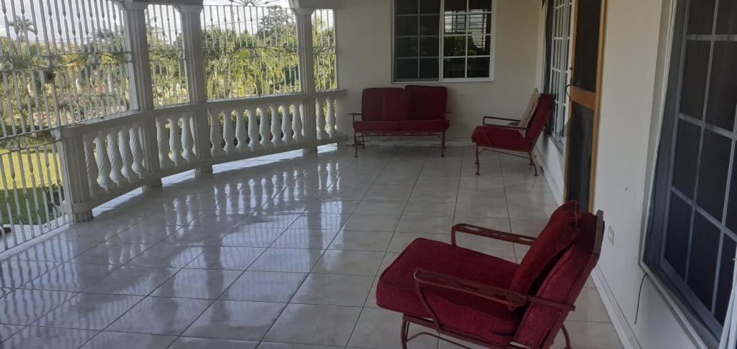 Pearlieron Place Homestay *