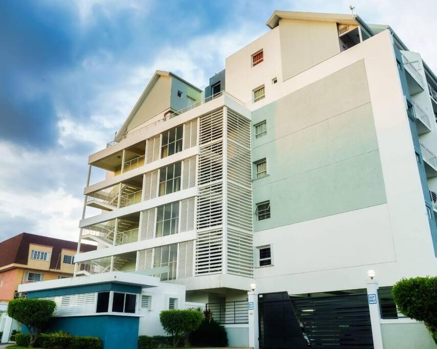 Choose To Be Happy At Brompton Estates - One And Two Bedroom With Pool