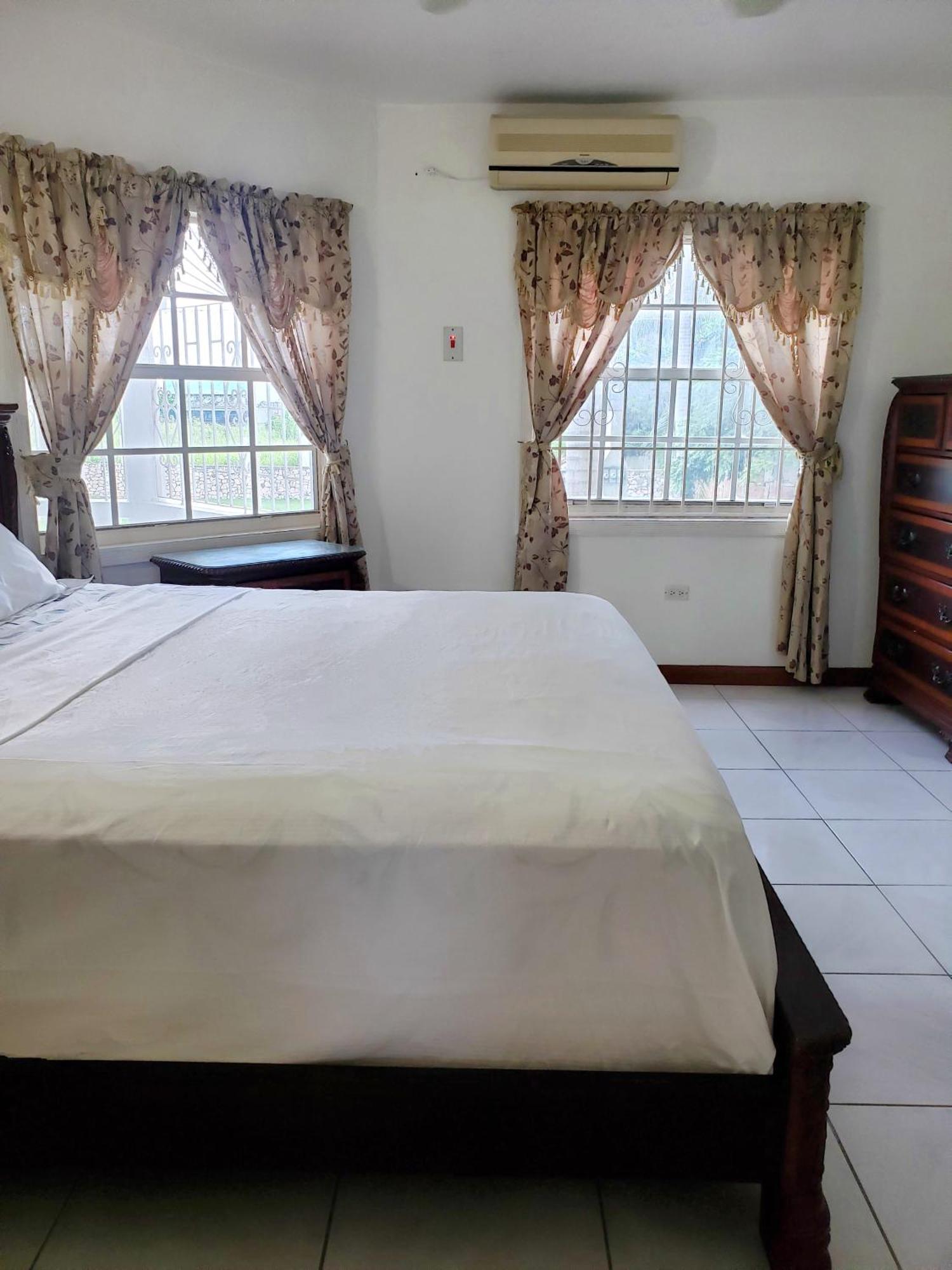 Comfy Havens * Montego Bay