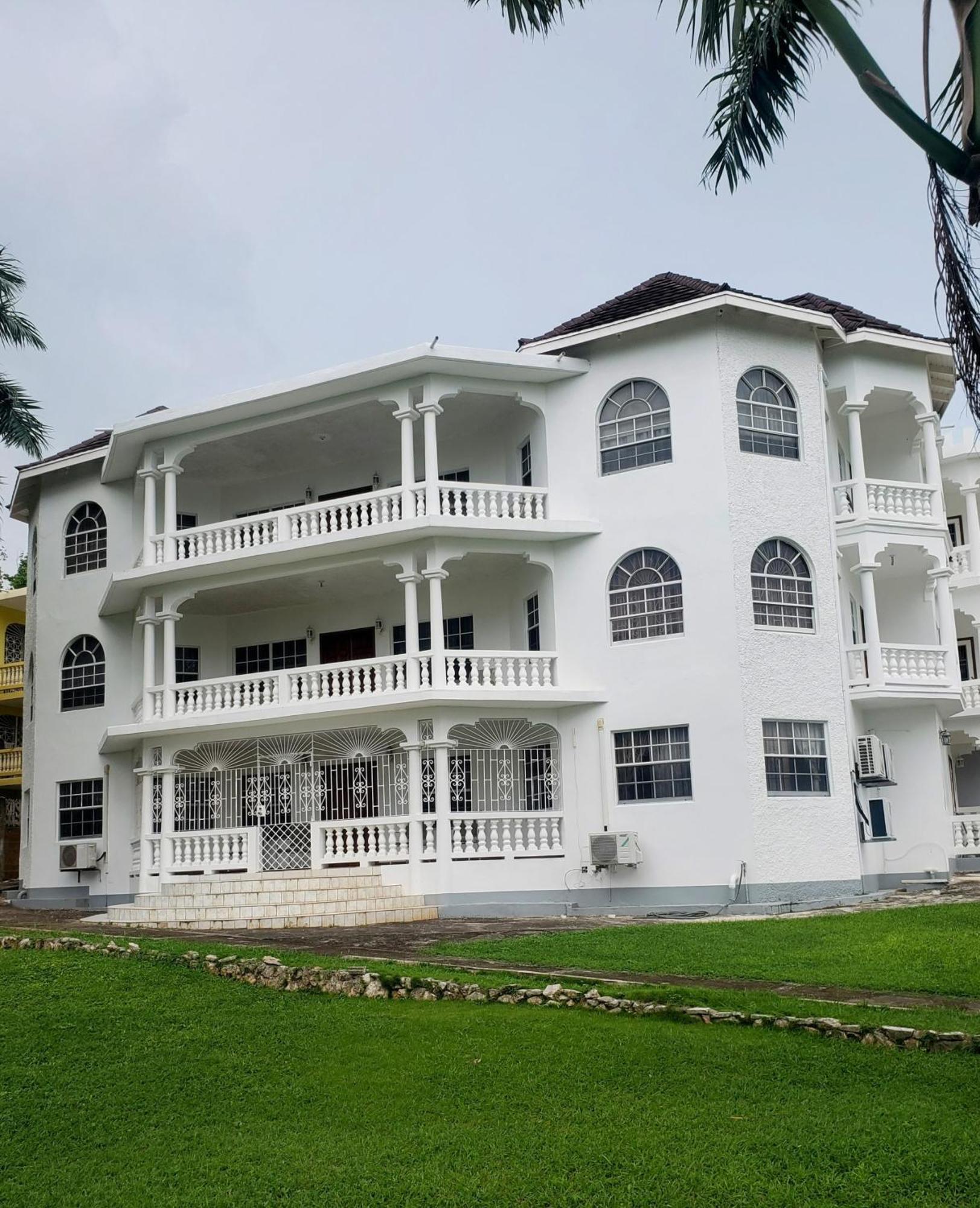 Apartment Comfy Havens Montego Bay