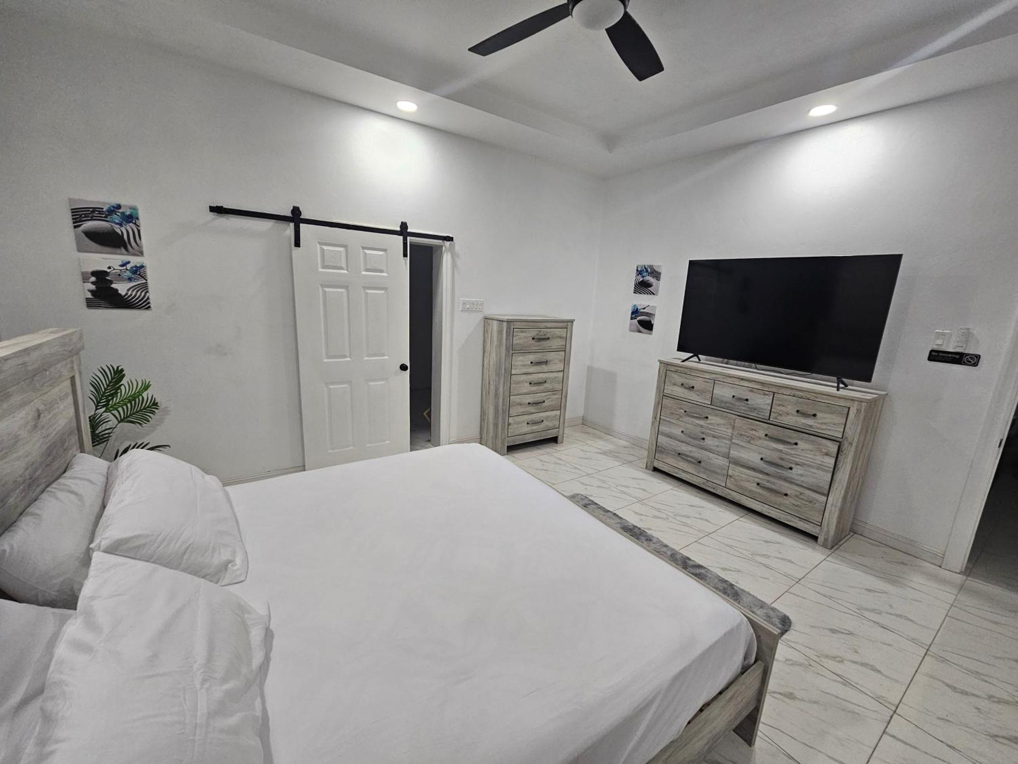 Blanco Oasis Banks