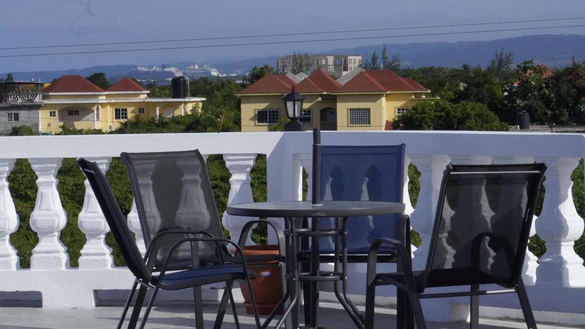 Blue Flamingo Villa Montego Bay