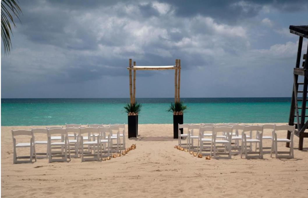 Beachfront Private In