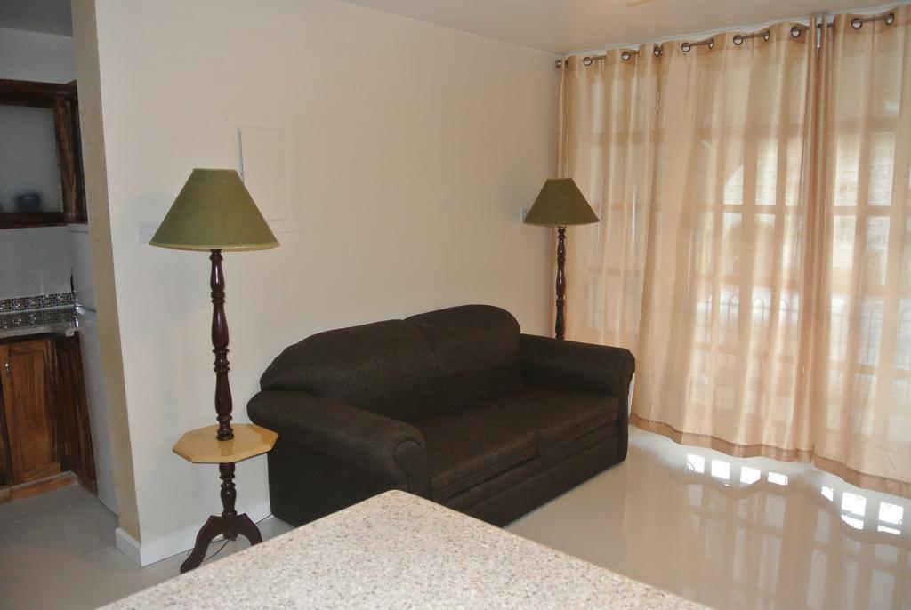 One Bedroom 13 *