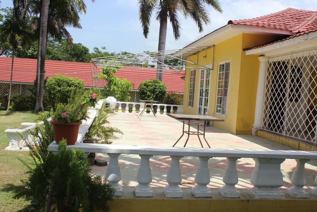 Pensión Loyola Ocho Ríos