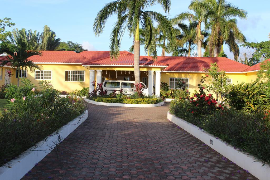 Pensión Loyola Ocho Ríos
