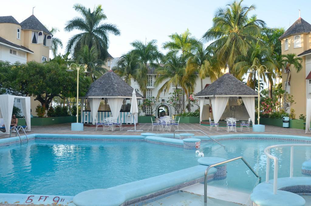 27 * Ocho Rios