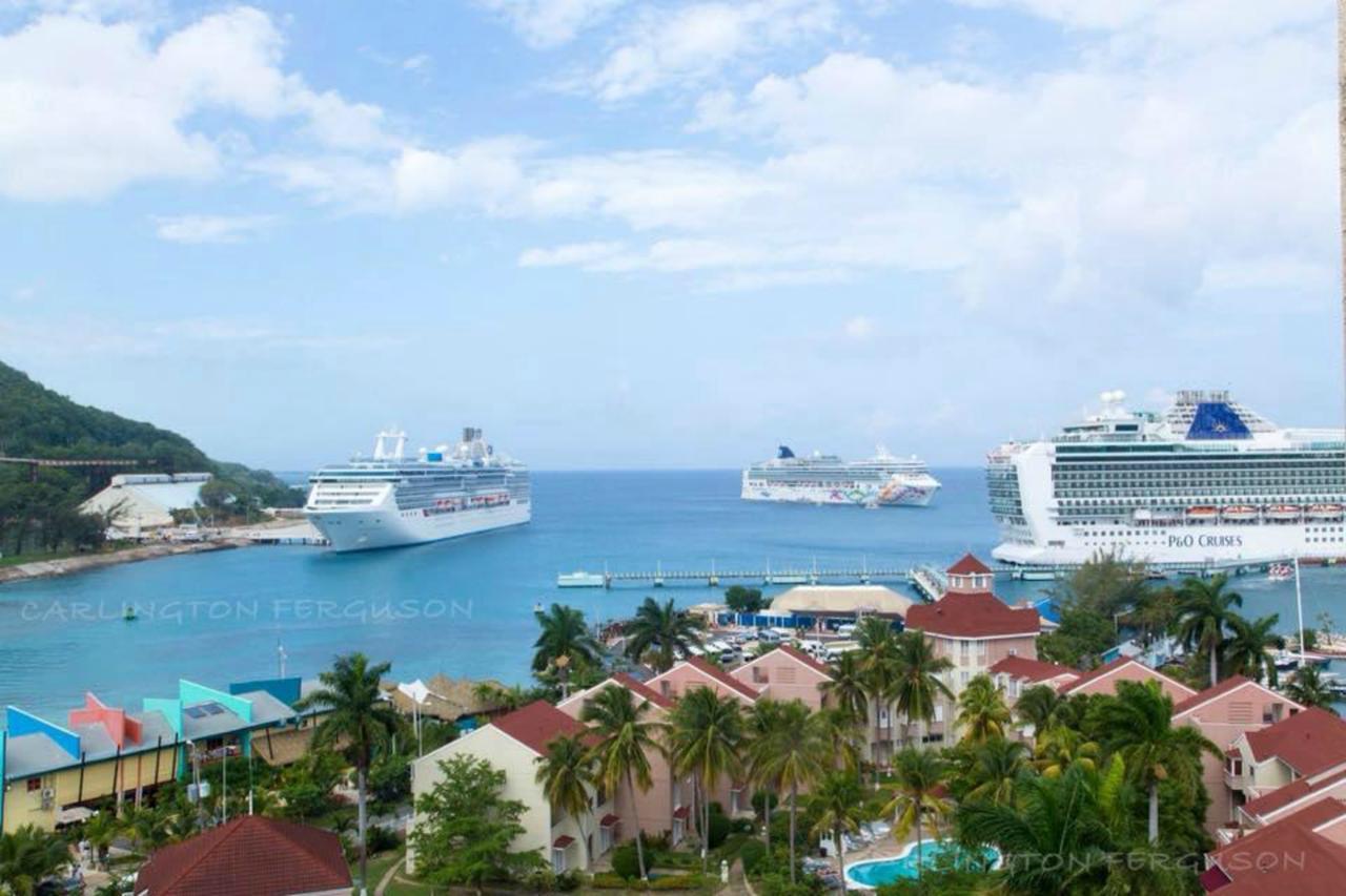 Fisherman's Point Beach-front Condomania Aparthotel Ocho Rios
