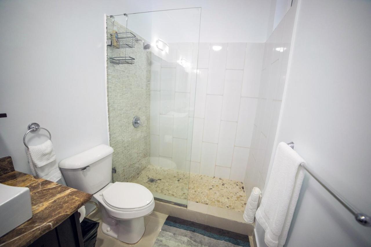 Whispering Seas - 2 Bedroom Luxury Ocean Front Aparthotel *