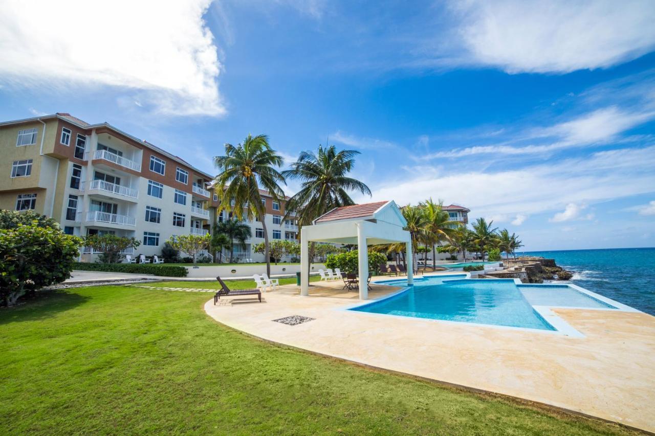 Aparthotel Whispering Seas - 2 Bedroom Luxury Ocean Front *