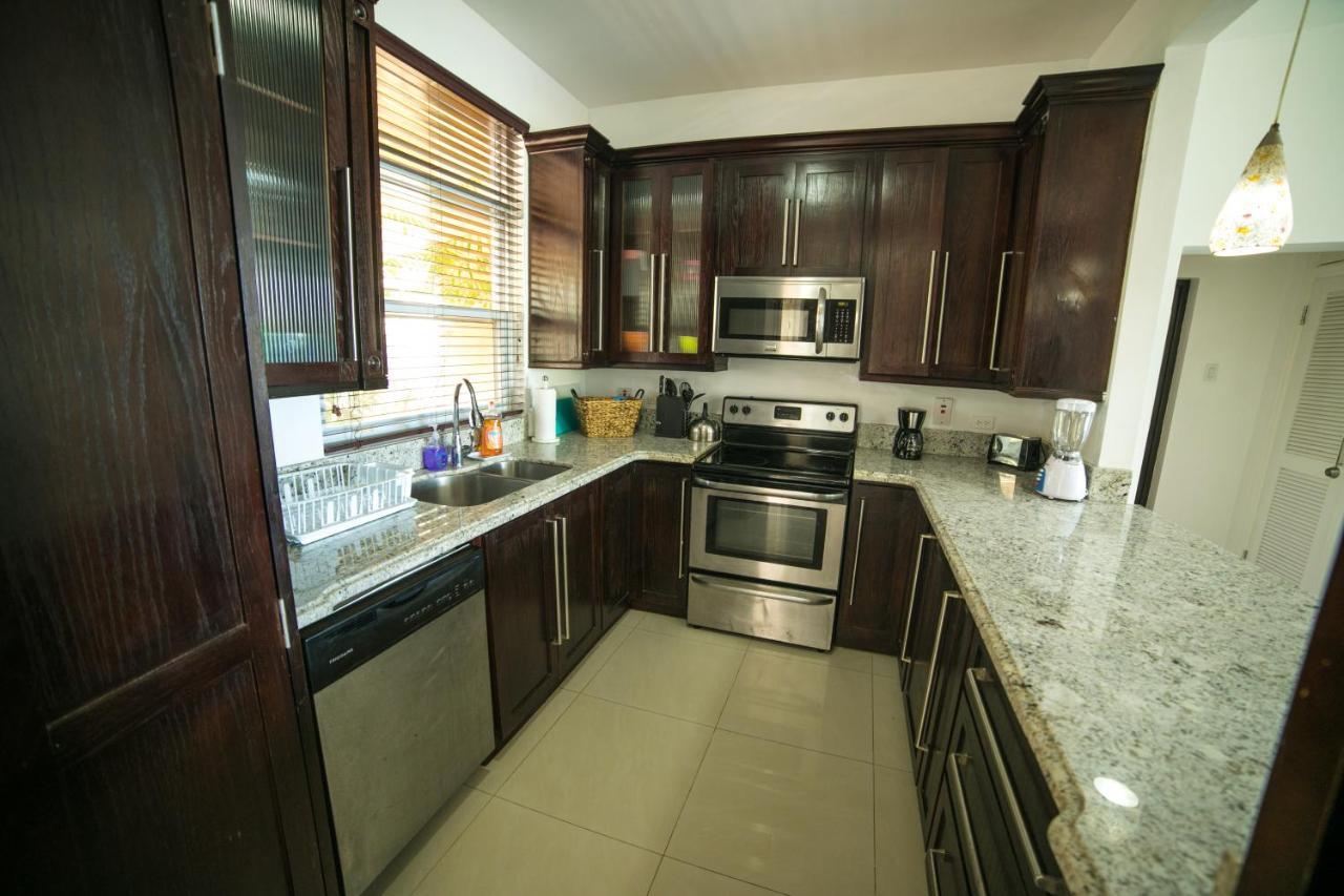 Whispering Seas - 2 Bedroom Luxury Ocean Front Aparthotel