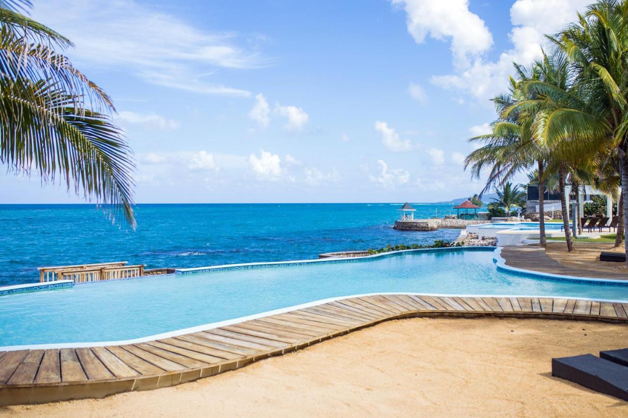 Aparthotel Whispering Seas - 2 Bedroom Luxury Ocean Front *
