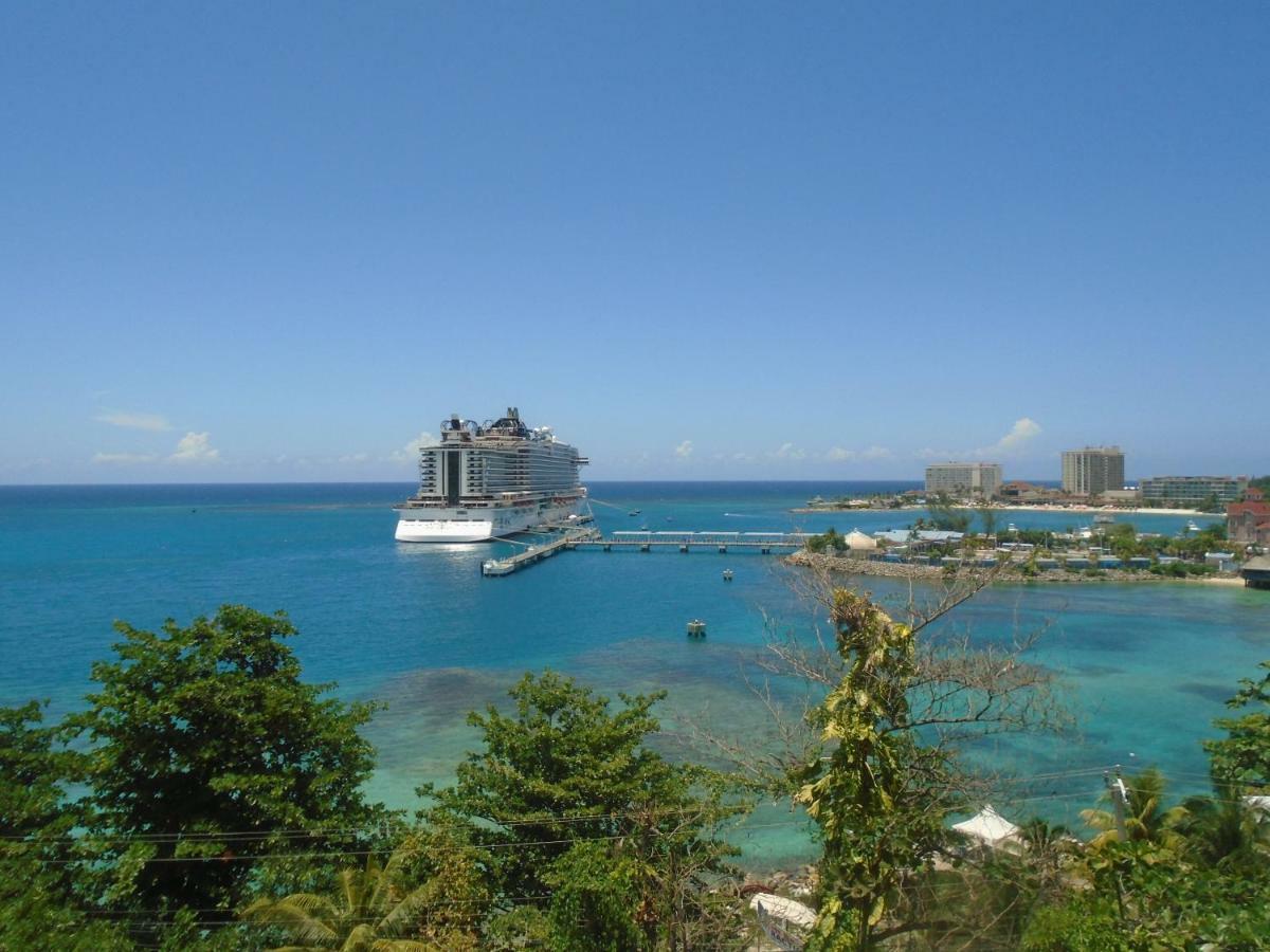 Columbus Heights Ocho Rios